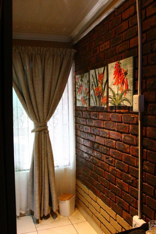 Alternative B&B In The Township Potchefstroom Ngoại thất bức ảnh